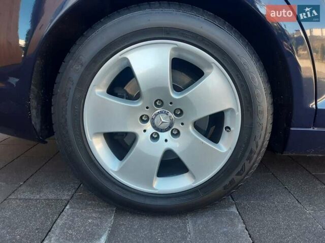 Синий Мерседес С Класс, объемом двигателя 5.5 л и пробегом 350 тыс. км за 11300 $, фото 85 на Automoto.ua