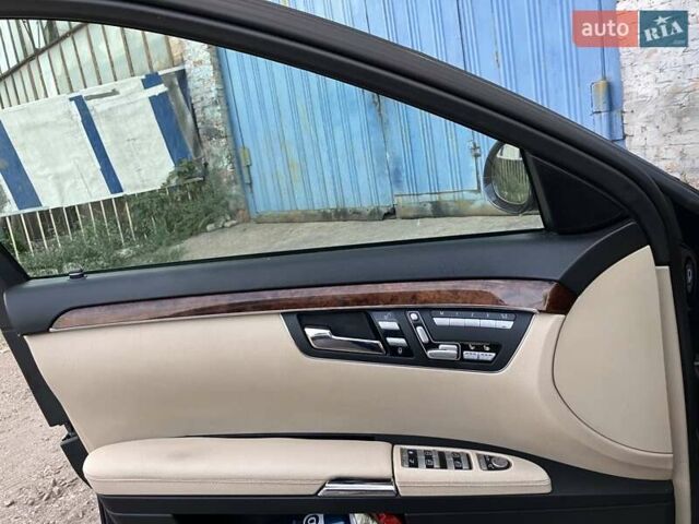 Синий Мерседес С Класс, объемом двигателя 2.99 л и пробегом 328 тыс. км за 13800 $, фото 5 на Automoto.ua