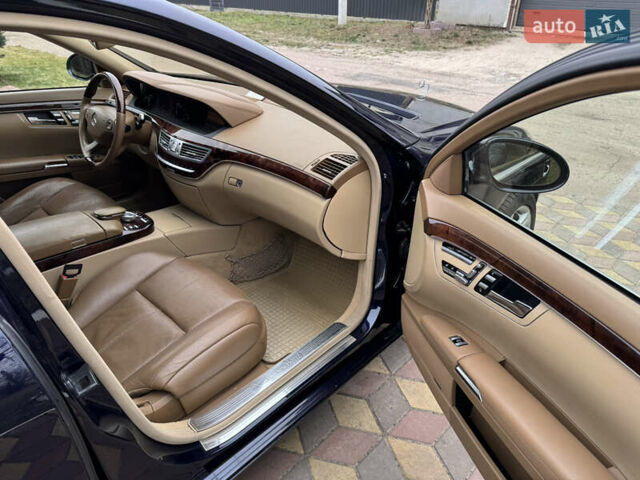 Синий Мерседес С Класс, объемом двигателя 5.46 л и пробегом 190 тыс. км за 9850 $, фото 26 на Automoto.ua