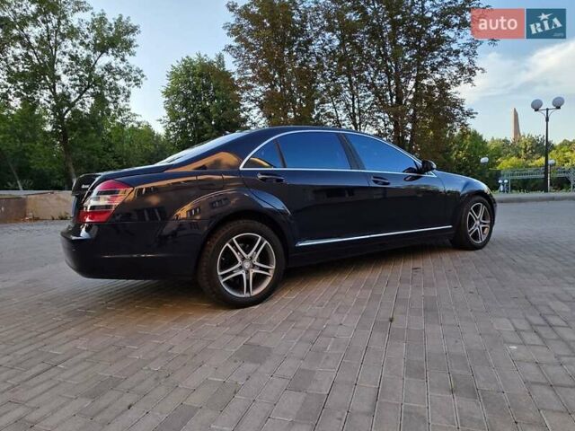 Синий Мерседес С Класс, объемом двигателя 5.46 л и пробегом 288 тыс. км за 8599 $, фото 6 на Automoto.ua