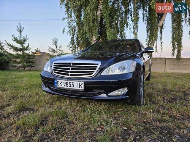 Синий Мерседес С Класс, объемом двигателя 5.46 л и пробегом 288 тыс. км за 9200 $, фото 25 на Automoto.ua