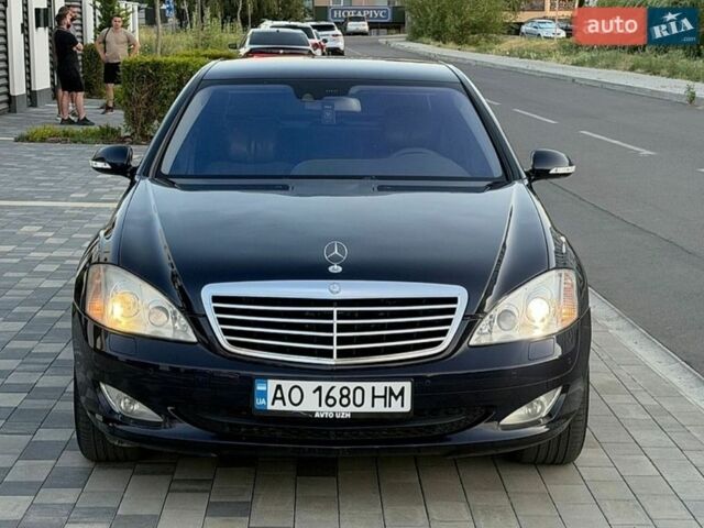Синій Мерседес С Клас, об'ємом двигуна 2.99 л та пробігом 400 тис. км за 12999 $, фото 4 на Automoto.ua