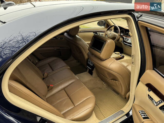 Синий Мерседес С Класс, объемом двигателя 5.46 л и пробегом 190 тыс. км за 9850 $, фото 28 на Automoto.ua