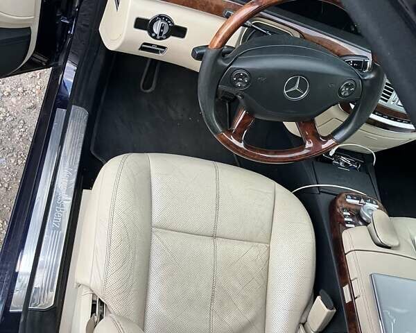 Синий Мерседес С Класс, объемом двигателя 2.99 л и пробегом 328 тыс. км за 13800 $, фото 4 на Automoto.ua