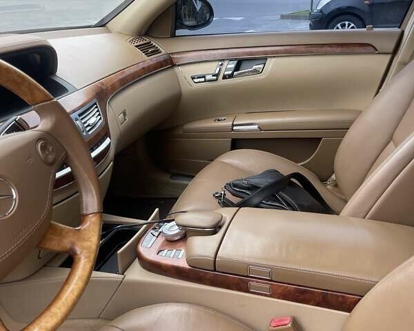 Мерседес С Класс 2007 в Хмельницком на Automoto.ua Синий Мерседес С Класс, объемом двигателя 3 л и пробегом 240 тыс. км за 10500 $, фото 9 на Automoto.ua