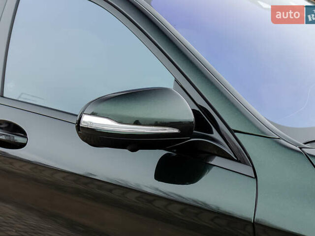 Синий Мерседес С Класс, объемом двигателя 3.98 л и пробегом 120 тыс. км за 47777 $, фото 16 на Automoto.ua