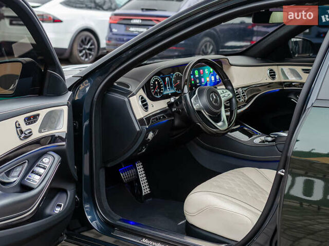 Синий Мерседес С Класс, объемом двигателя 3.98 л и пробегом 120 тыс. км за 47777 $, фото 19 на Automoto.ua