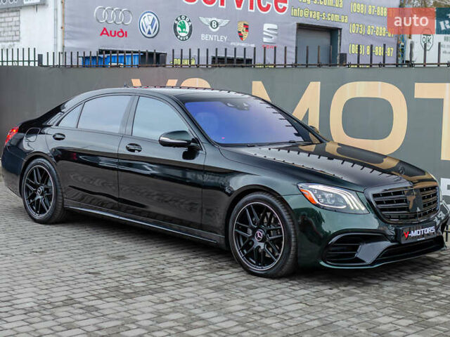 Синий Мерседес С Класс, объемом двигателя 3.98 л и пробегом 120 тыс. км за 47777 $, фото 2 на Automoto.ua