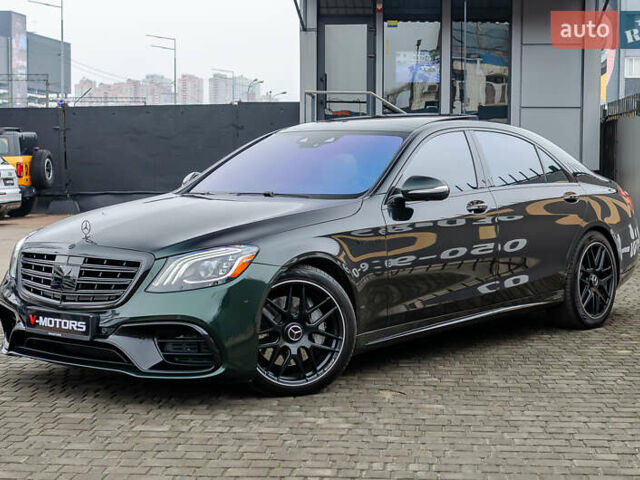 Синий Мерседес С Класс, объемом двигателя 3.98 л и пробегом 120 тыс. км за 47777 $, фото 1 на Automoto.ua