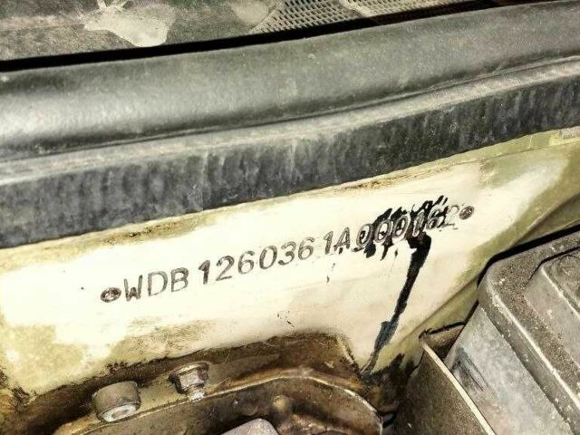 Зеленый Мерседес С Класс, объемом двигателя 5 л и пробегом 400 тыс. км за 2900 $, фото 9 на Automoto.ua