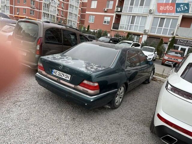 Зелений Мерседес С Клас, об'ємом двигуна 3.2 л та пробігом 257 тис. км за 9000 $, фото 1 на Automoto.ua