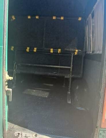 Зеленый Мерседес С Класс, объемом двигателя 2.7 л и пробегом 100 тыс. км за 8000 $, фото 12 на Automoto.ua