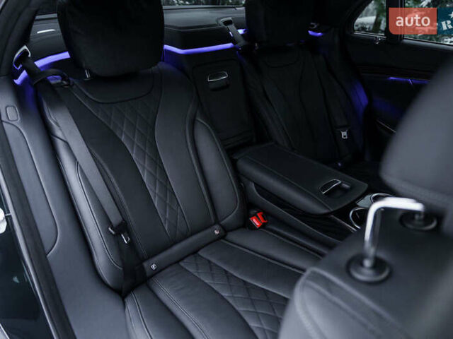 Зелений Мерседес С Клас, об'ємом двигуна 3 л та пробігом 17 тис. км за 80000 $, фото 65 на Automoto.ua