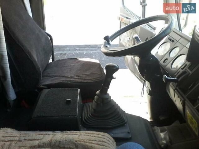 Белый Мерседес SK-Series, объемом двигателя 9.57 л и пробегом 131 тыс. км за 7500 $, фото 4 на Automoto.ua