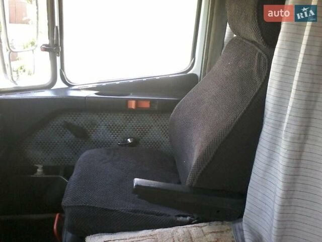 Белый Мерседес SK-Series, объемом двигателя 9.57 л и пробегом 131 тыс. км за 7500 $, фото 6 на Automoto.ua