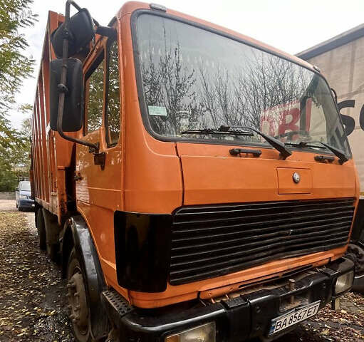 Оранжевый Мерседес SK-Series, объемом двигателя 10.96 л и пробегом 359 тыс. км за 16499 $, фото 2 на Automoto.ua