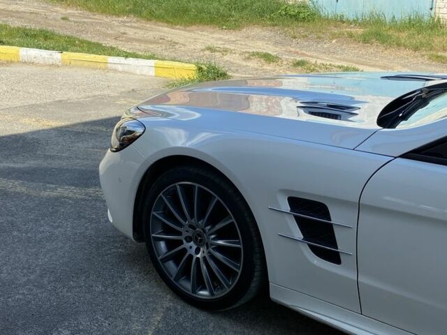 Білий Мерседес СЛ-Клас, об'ємом двигуна 0 л та пробігом 18 тис. км за 75900 $, фото 14 на Automoto.ua