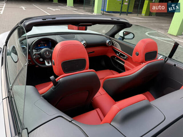 Мерседес СЛ-Клас 2023 у Києві на Automoto.ua Білий Мерседес СЛ-Клас, об'ємом двигуна 2 л та пробігом 15 тис. км за 113000 $, фото 25 на Automoto.ua