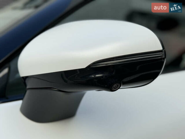 Мерседес СЛ-Клас 2023 у Києві на Automoto.ua Білий Мерседес СЛ-Клас, об'ємом двигуна 2 л та пробігом 15 тис. км за 113000 $, фото 3 на Automoto.ua