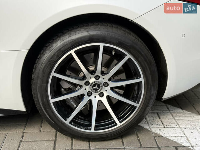 Мерседес СЛ-Клас 2023 у Києві на Automoto.ua Білий Мерседес СЛ-Клас, об'ємом двигуна 2 л та пробігом 15 тис. км за 113000 $, фото 11 на Automoto.ua