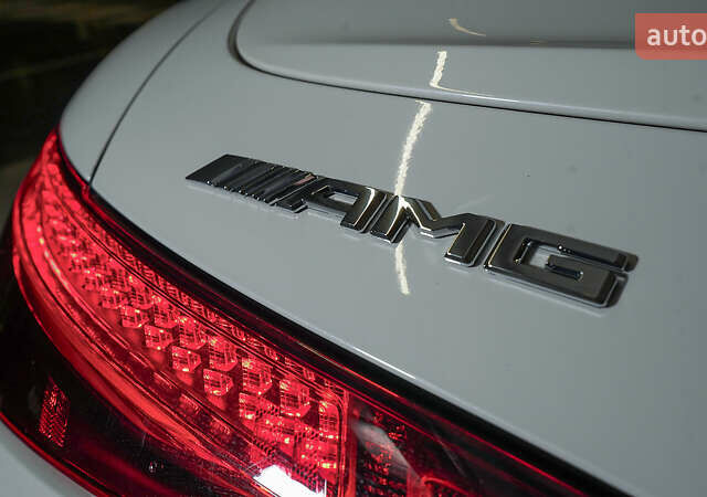 Білий Мерседес СЛ-Клас, об'ємом двигуна 4 л та пробігом 20 тис. км за 205000 $, фото 10 на Automoto.ua