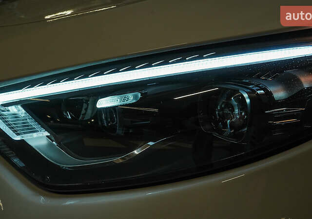 Білий Мерседес СЛ-Клас, об'ємом двигуна 4 л та пробігом 20 тис. км за 205000 $, фото 22 на Automoto.ua