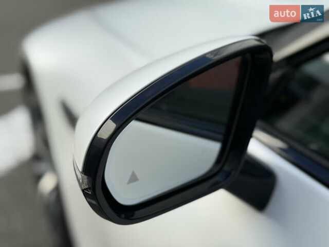 Мерседес СЛ-Клас 2023 у Києві на Automoto.ua Білий Мерседес СЛ-Клас, об'ємом двигуна 2 л та пробігом 15 тис. км за 113000 $, фото 4 на Automoto.ua