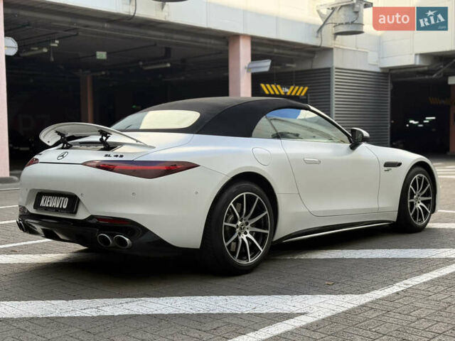 Мерседес СЛ-Клас 2023 у Києві на Automoto.ua Білий Мерседес СЛ-Клас, об'ємом двигуна 2 л та пробігом 15 тис. км за 113000 $, фото 9 на Automoto.ua