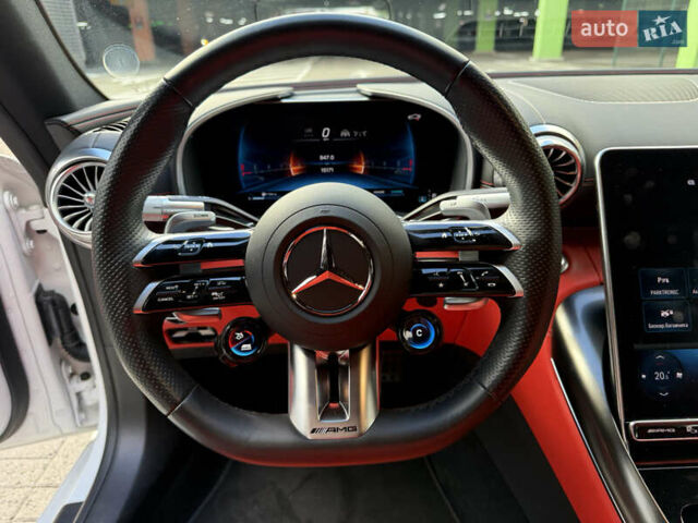 Мерседес СЛ-Клас 2023 у Києві на Automoto.ua Білий Мерседес СЛ-Клас, об'ємом двигуна 2 л та пробігом 15 тис. км за 113000 $, фото 15 на Automoto.ua