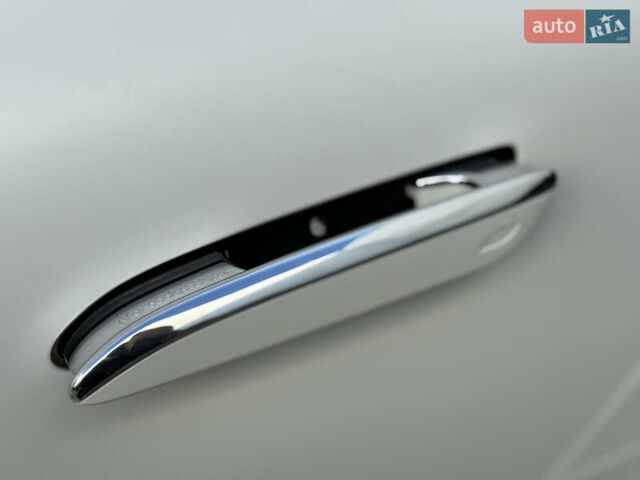 Мерседес СЛ-Клас 2023 у Києві на Automoto.ua Білий Мерседес СЛ-Клас, об'ємом двигуна 2 л та пробігом 15 тис. км за 113000 $, фото 5 на Automoto.ua