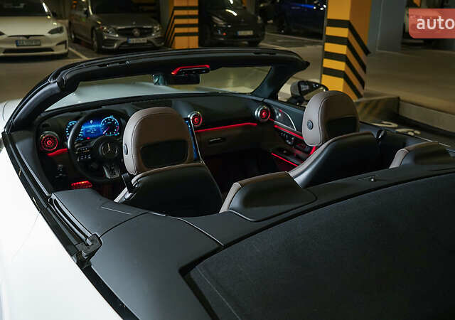 Білий Мерседес СЛ-Клас, об'ємом двигуна 4 л та пробігом 20 тис. км за 205000 $, фото 18 на Automoto.ua