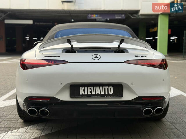 Мерседес СЛ-Клас 2023 у Києві на Automoto.ua Білий Мерседес СЛ-Клас, об'ємом двигуна 2 л та пробігом 15 тис. км за 113000 $, фото 8 на Automoto.ua