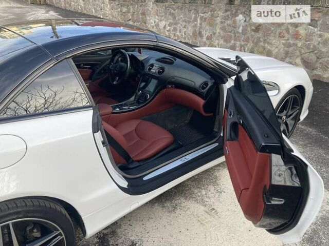 Білий Мерседес СЛ-Клас, об'ємом двигуна 5 л та пробігом 151 тис. км за 22222 $, фото 21 на Automoto.ua