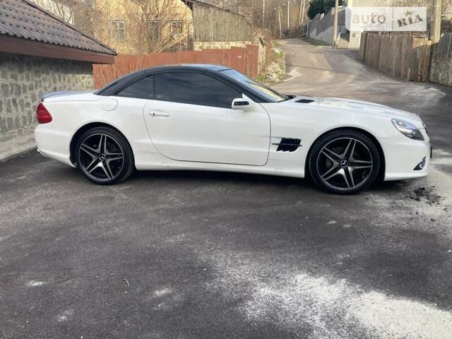 Білий Мерседес СЛ-Клас, об'ємом двигуна 5 л та пробігом 151 тис. км за 22222 $, фото 17 на Automoto.ua