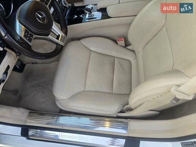 Белый Мерседес СЛ-Класс, объемом двигателя 3 л и пробегом 197 тыс. км за 40000 $, фото 19 на Automoto.ua