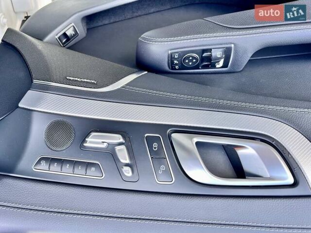 Белый Мерседес СЛ-Класс, объемом двигателя 3 л и пробегом 75 тыс. км за 58999 $, фото 32 на Automoto.ua