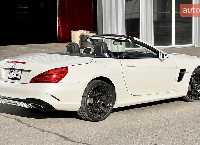 Белый Мерседес СЛ-Класс, объемом двигателя 3 л и пробегом 75 тыс. км за 58999 $, фото 3 на Automoto.ua