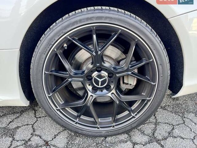 Белый Мерседес СЛ-Класс, объемом двигателя 3 л и пробегом 75 тыс. км за 58999 $, фото 23 на Automoto.ua