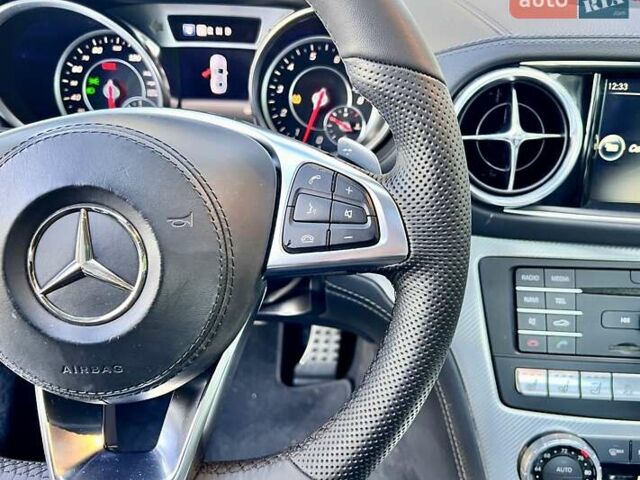 Белый Мерседес СЛ-Класс, объемом двигателя 3 л и пробегом 75 тыс. км за 58999 $, фото 35 на Automoto.ua