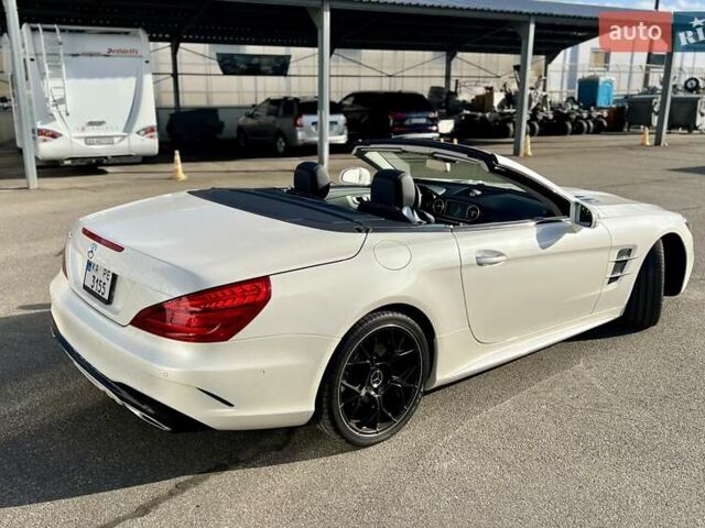 Белый Мерседес СЛ-Класс, объемом двигателя 3 л и пробегом 75 тыс. км за 58999 $, фото 4 на Automoto.ua