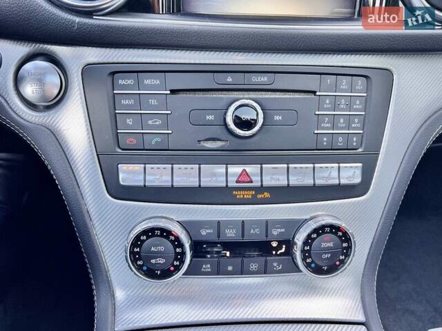 Белый Мерседес СЛ-Класс, объемом двигателя 3 л и пробегом 75 тыс. км за 58999 $, фото 45 на Automoto.ua