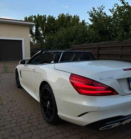 Белый Мерседес СЛ-Класс, объемом двигателя 3 л и пробегом 75 тыс. км за 55000 $, фото 4 на Automoto.ua