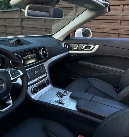 Белый Мерседес СЛ-Класс, объемом двигателя 3 л и пробегом 75 тыс. км за 55000 $, фото 10 на Automoto.ua