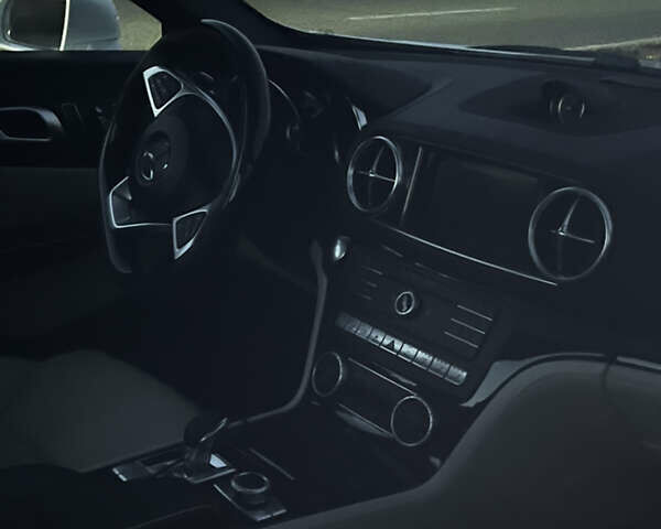 Білий Мерседес СЛ-Клас, об'ємом двигуна 5 л та пробігом 20 тис. км за 74900 $, фото 41 на Automoto.ua