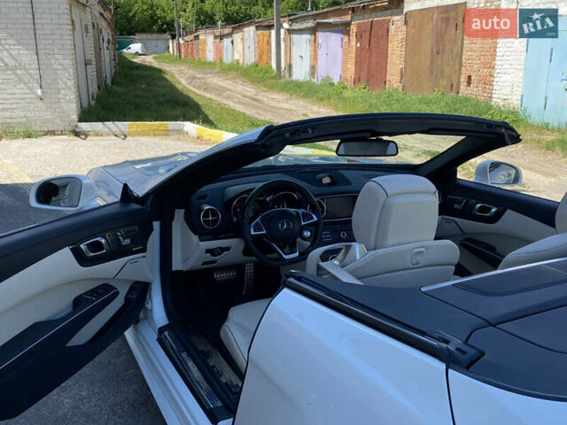 Білий Мерседес СЛ-Клас, об'ємом двигуна 5 л та пробігом 20 тис. км за 74900 $, фото 25 на Automoto.ua