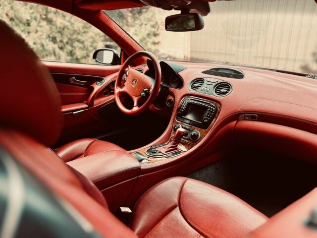 Чорний Мерседес СЛ-Клас, об'ємом двигуна 0 л та пробігом 133 тис. км за 11999 $, фото 6 на Automoto.ua