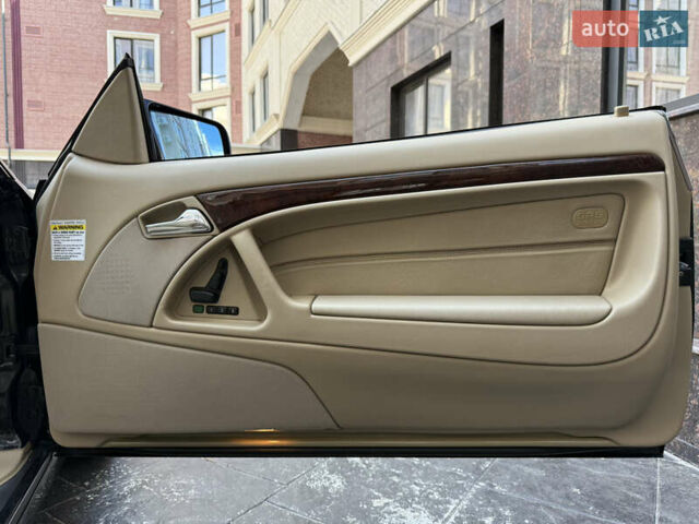 Черный Мерседес СЛ-Класс, объемом двигателя 5 л и пробегом 107 тыс. км за 80000 $, фото 31 на Automoto.ua