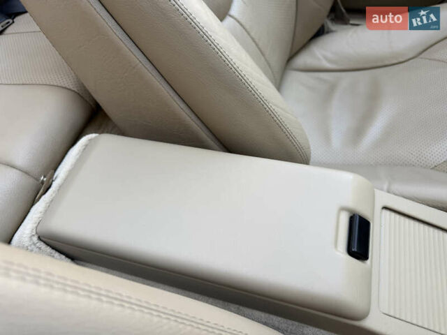 Черный Мерседес СЛ-Класс, объемом двигателя 5 л и пробегом 107 тыс. км за 80000 $, фото 38 на Automoto.ua