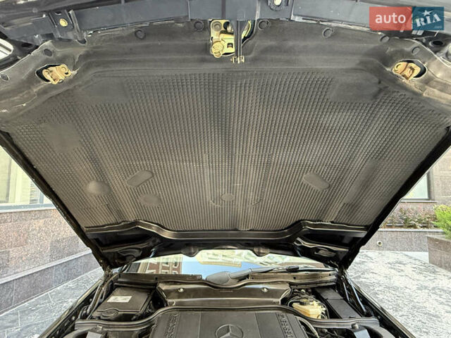 Черный Мерседес СЛ-Класс, объемом двигателя 5 л и пробегом 107 тыс. км за 80000 $, фото 68 на Automoto.ua