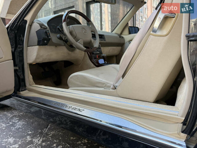 Черный Мерседес СЛ-Класс, объемом двигателя 5 л и пробегом 107 тыс. км за 80000 $, фото 54 на Automoto.ua